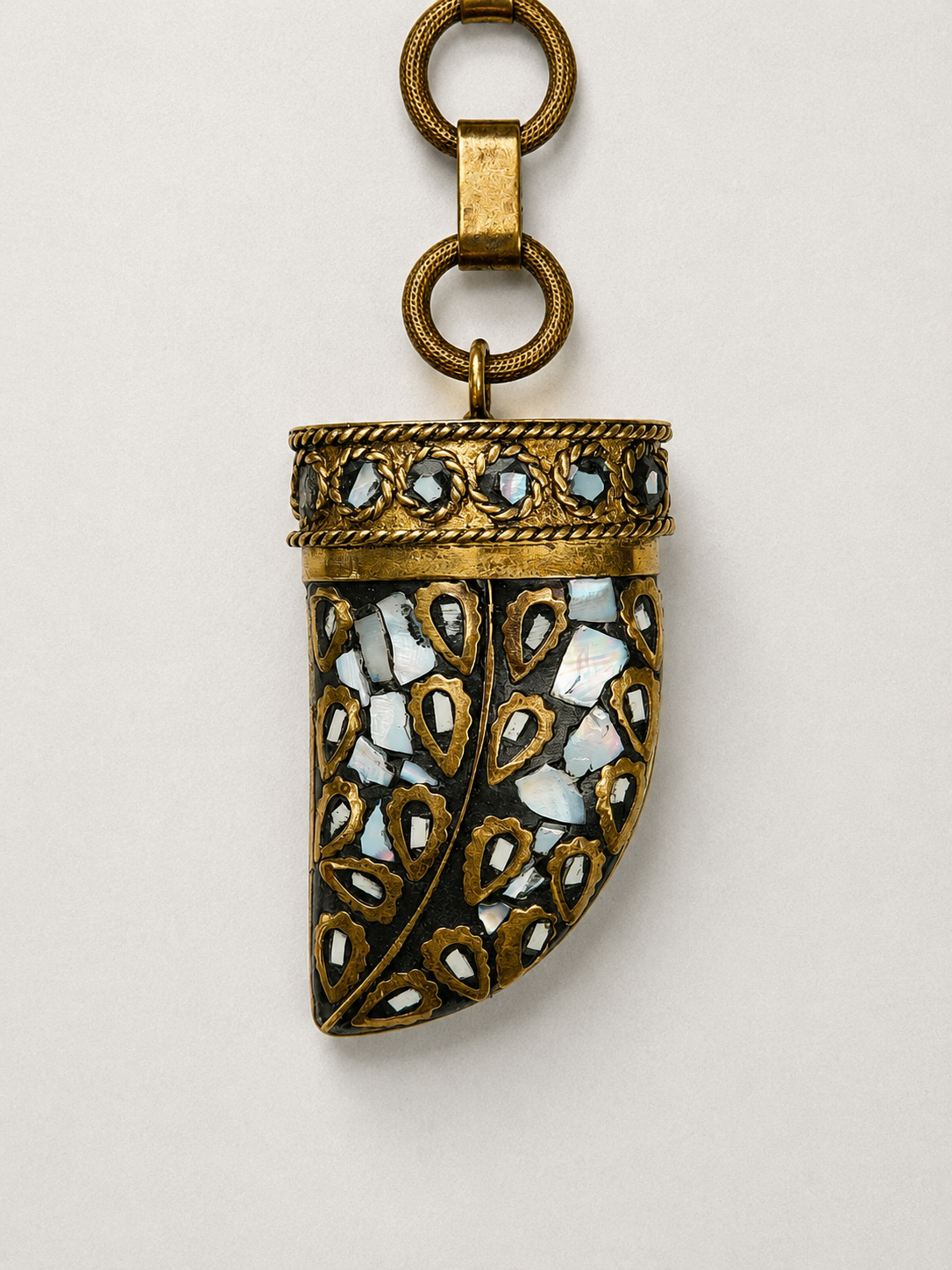 Archive Chain No. 002 — Pearl Horn Pendant
