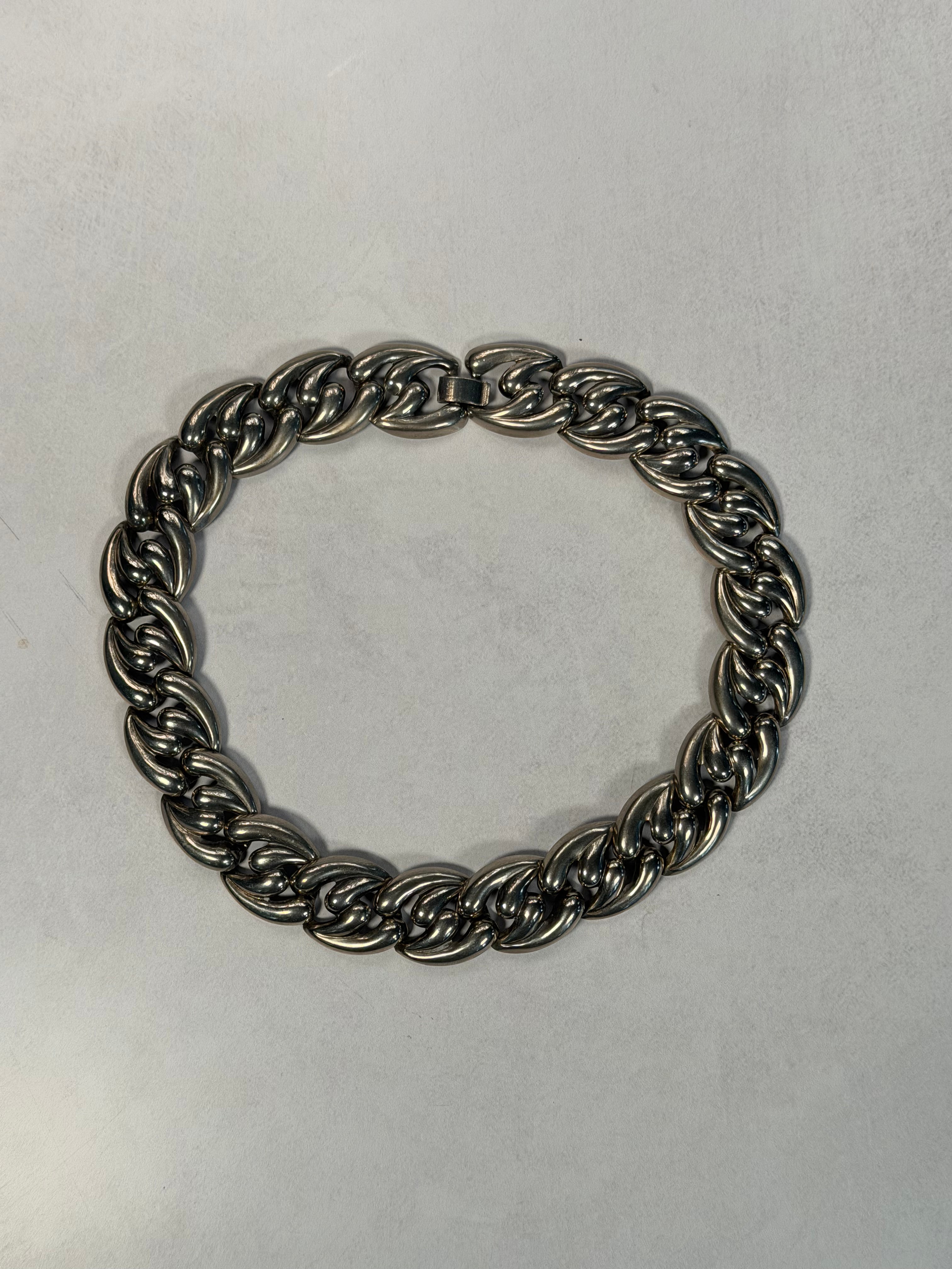 Vintage Wave Collar
