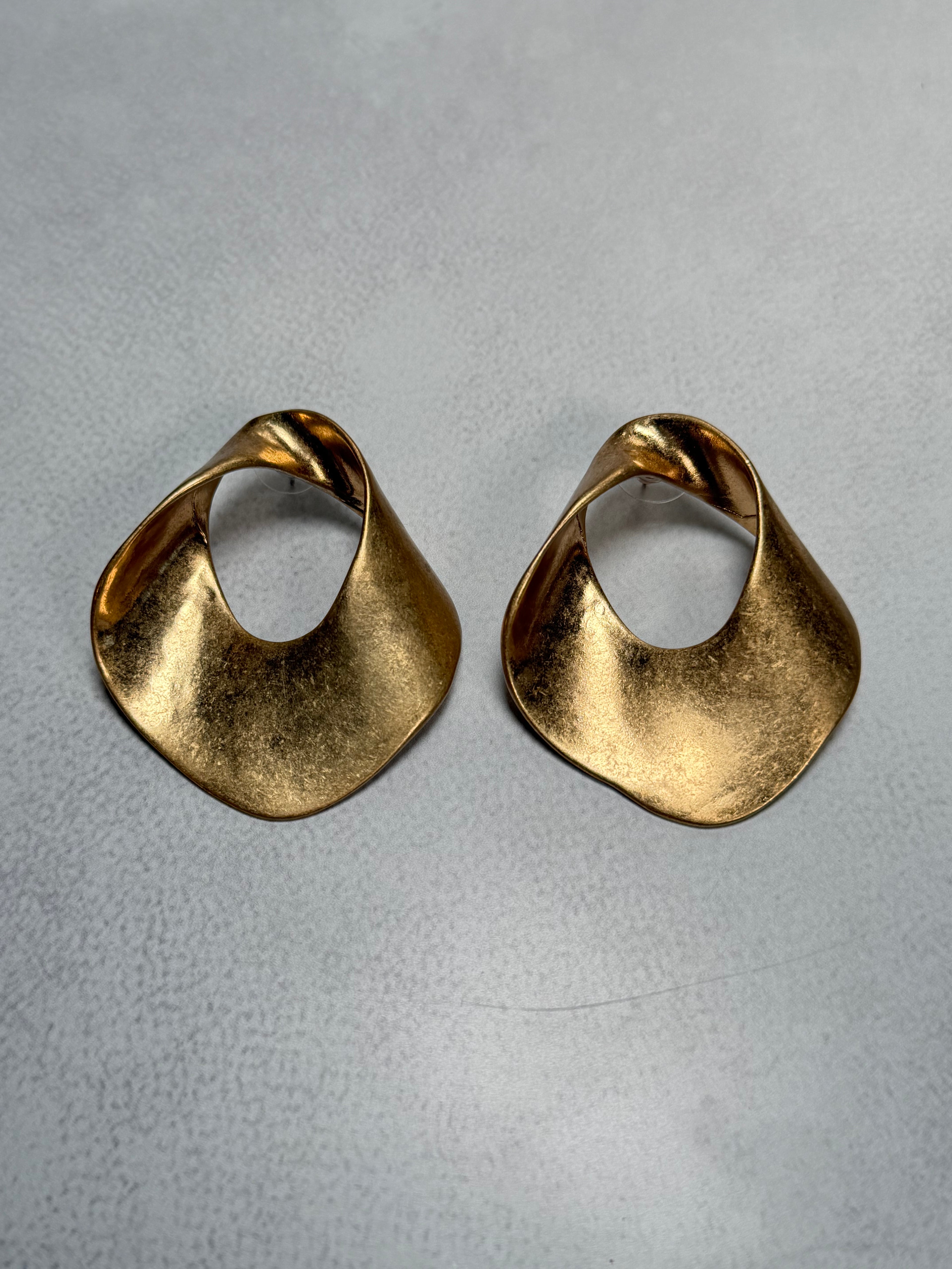 Sculpted Petal Earrings (Gold)