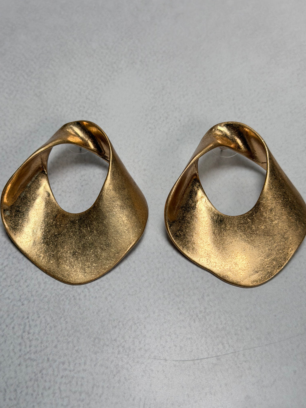 Sculpted Petal Earrings (Gold)