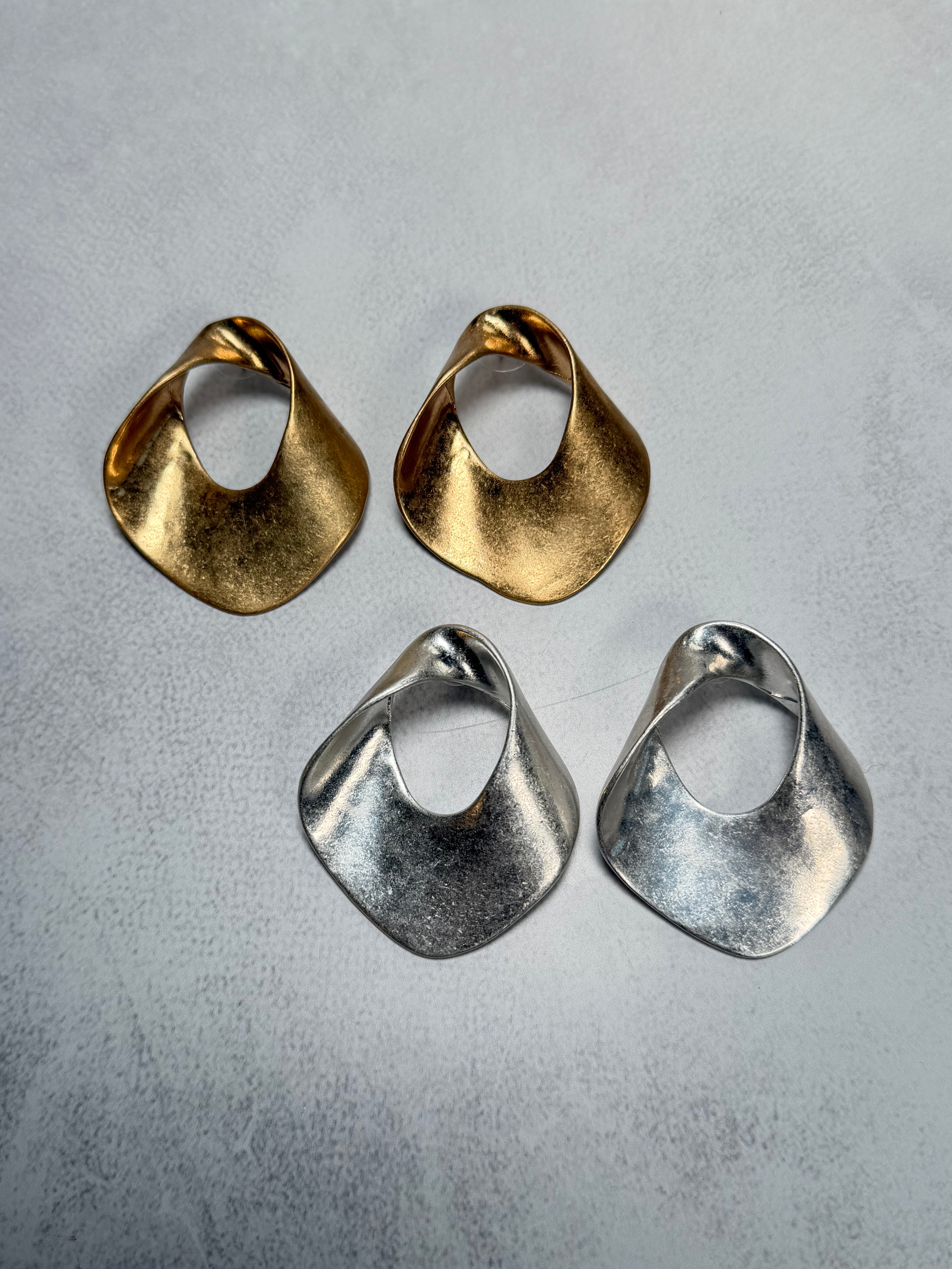 Sculpted Petal Earrings (Gold)