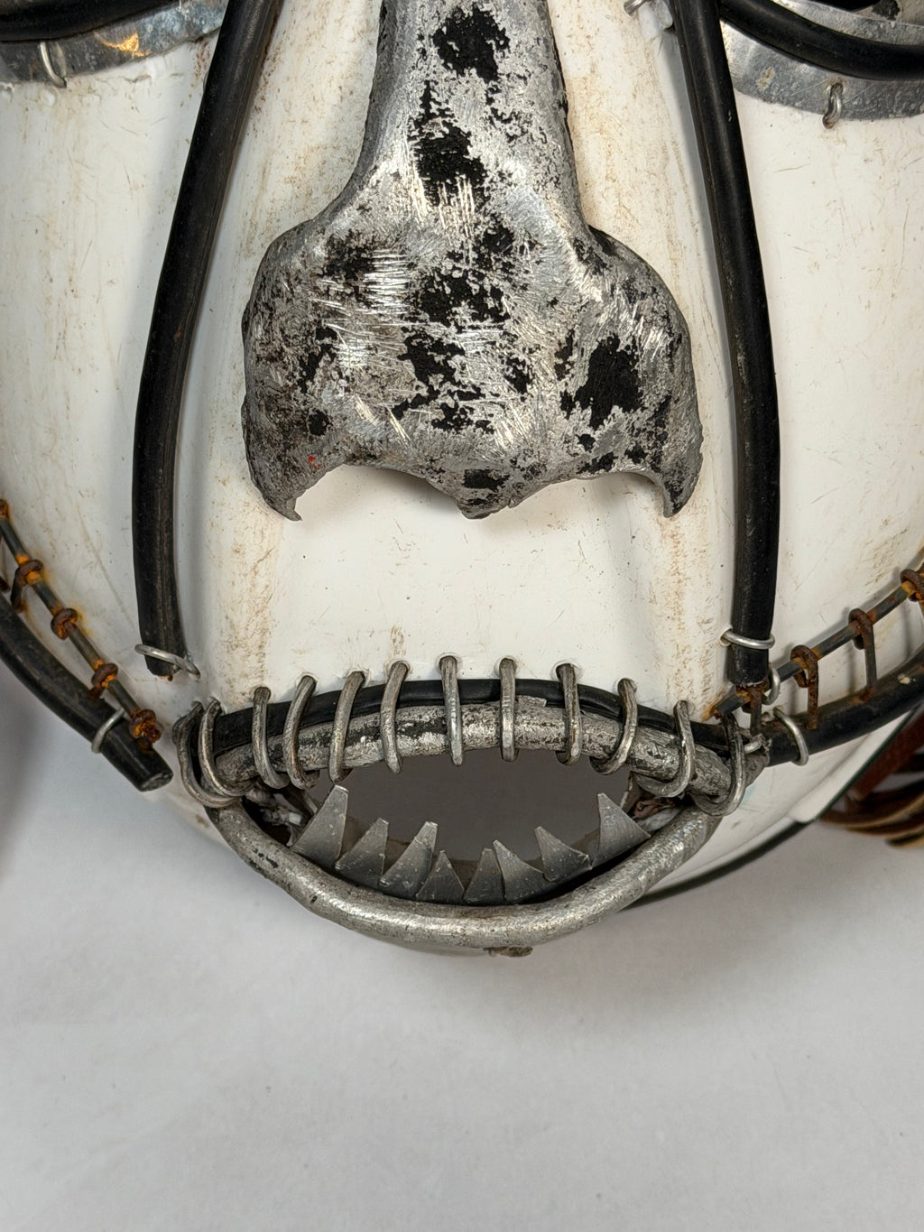 Mozambique Street Mask: The Warrior