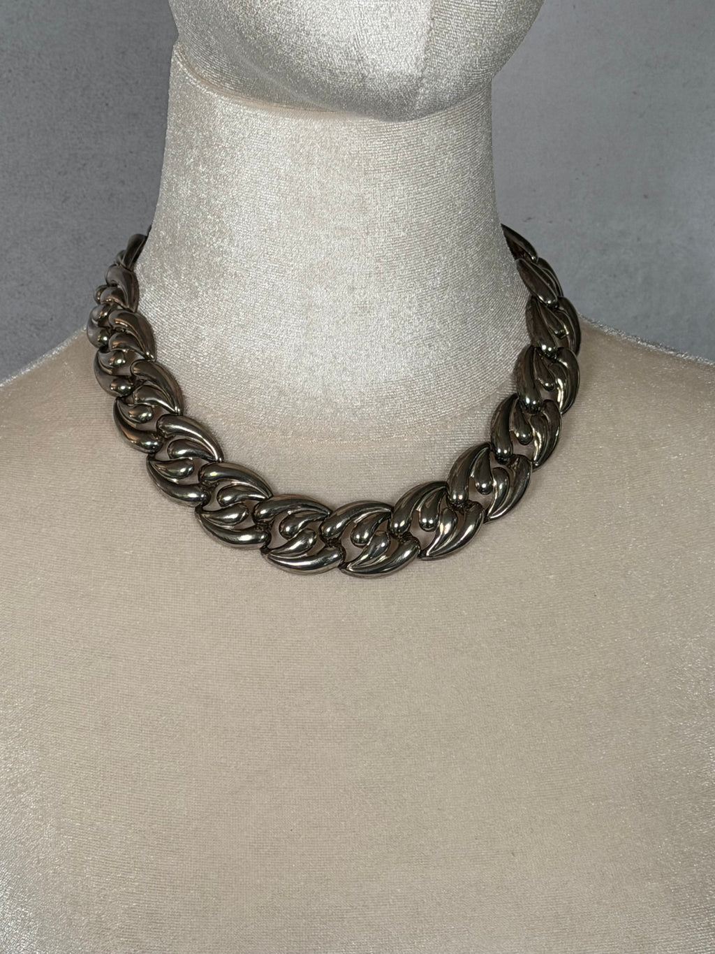 Vintage Wave Collar