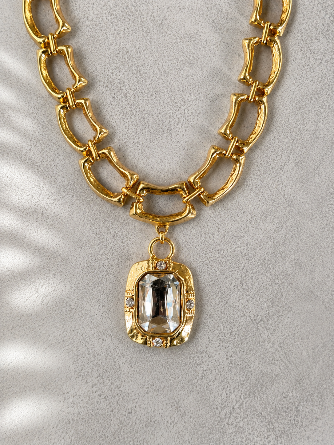 Solitaire Crystal Necklace (Gold)