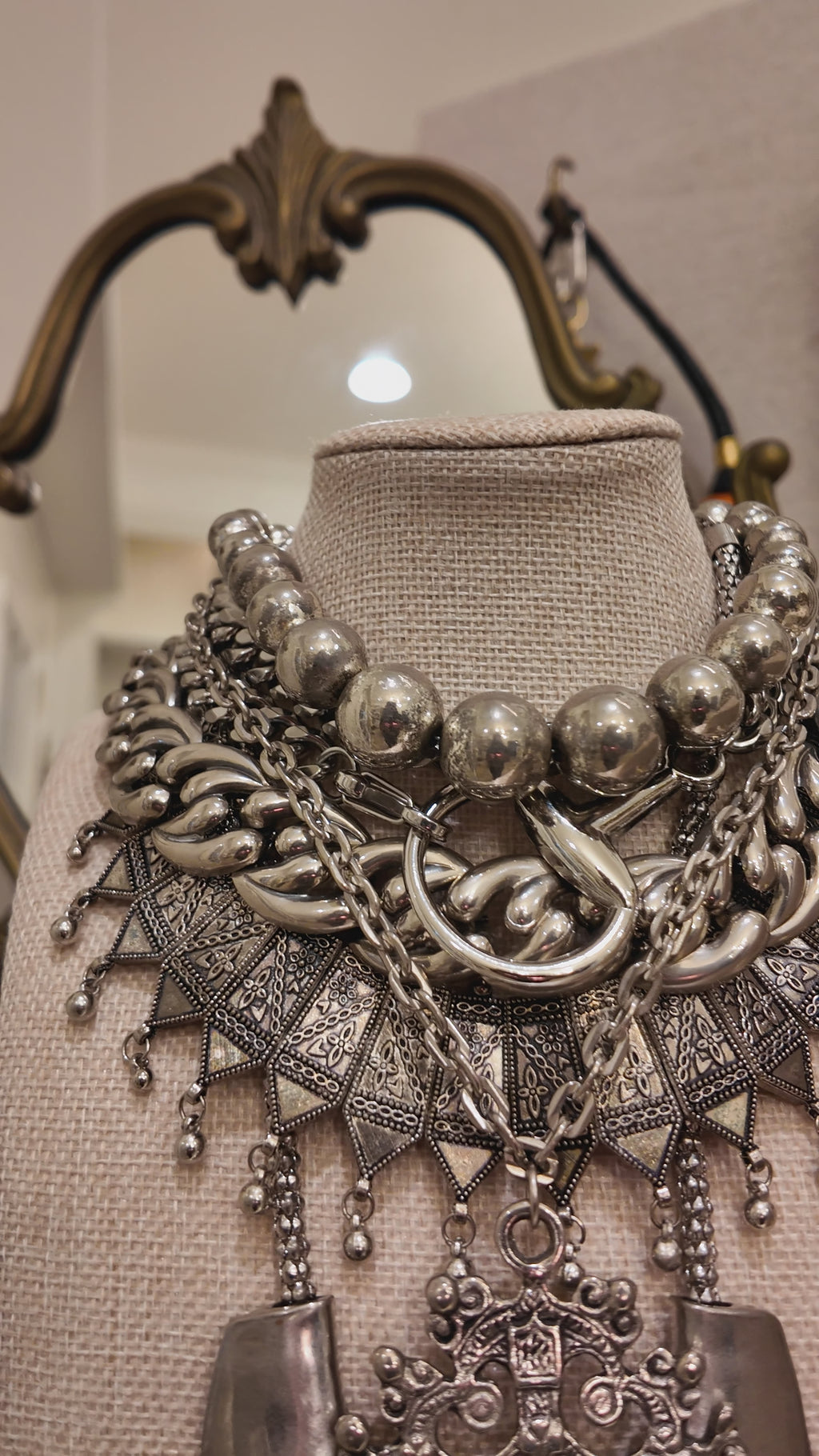 Vintage Wave Collar