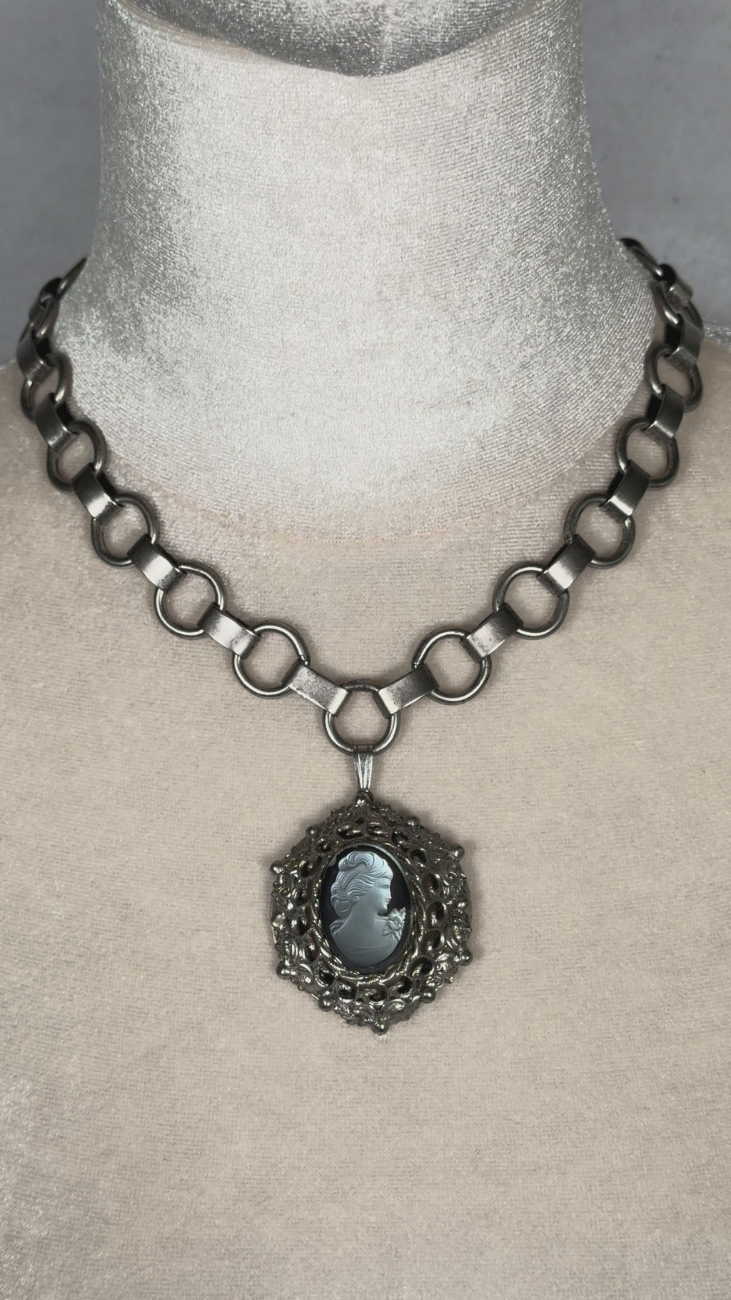 Archive Chain No. 011 — Whiting & Davis Chunky Iridescent Cameo Pendant