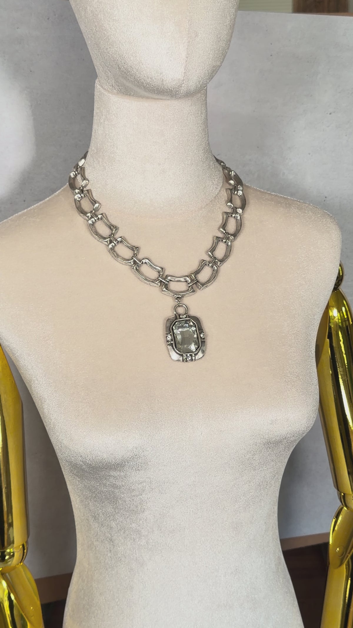 Solitaire Crystal Necklace (Silver)